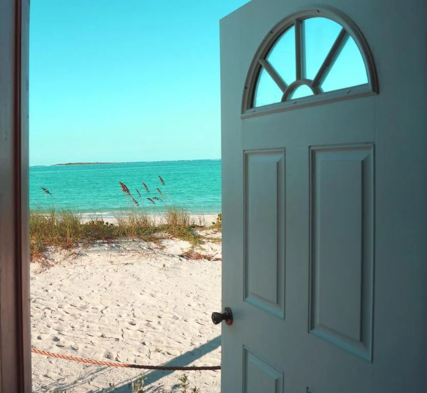Paradise Bay Bahamas: another view