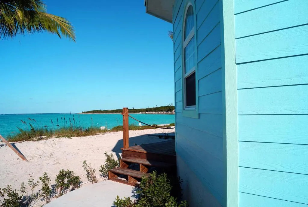 Paradise Bay Bahamas: another view